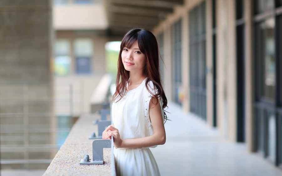 清纯甜美姑娘户外图  第10张