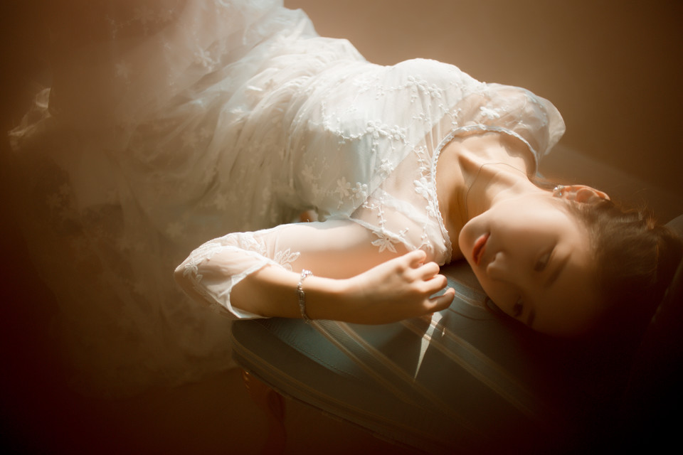 白裙少女私房清纯迷人图  第2张