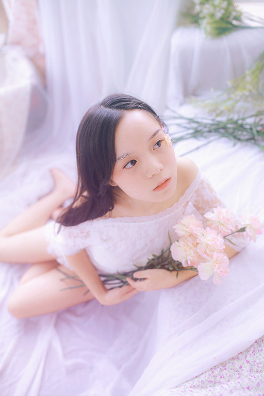 清纯私房照的少女梦  第2张