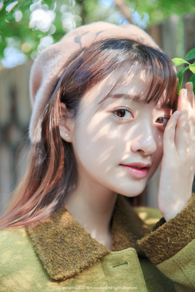 冬日暖阳下的清纯美女  第10张