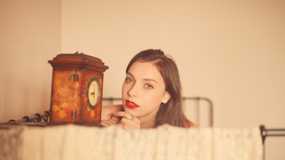 外国美女私房红唇图  第10张