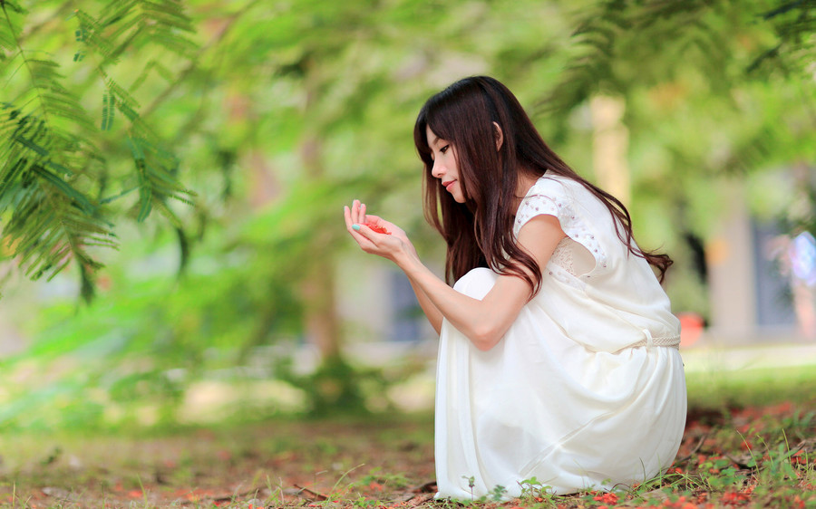 清纯甜美姑娘户外图  第1张