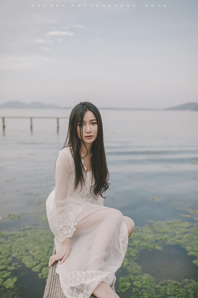 夏日美女俏皮写真小清新图  第3张