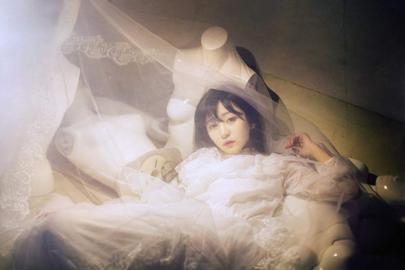 白裙少女私房忧郁迷人图  第16张