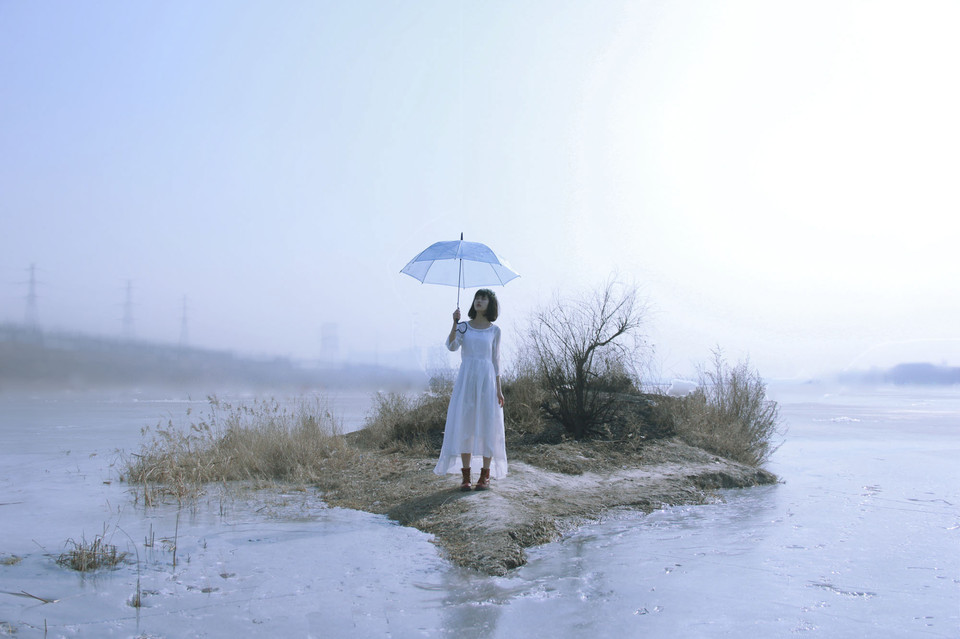 花环少女海边白裙飘飘  第2张