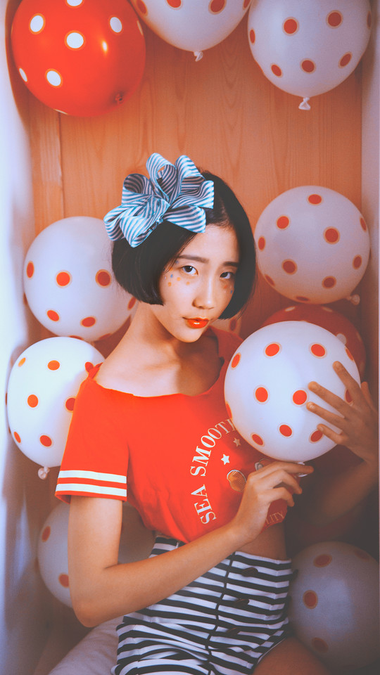 俏皮女子私房搞怪图  第3张