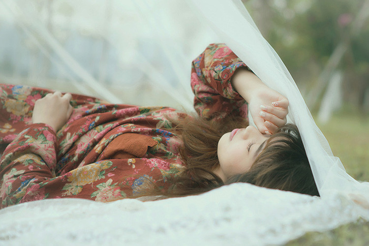 童话里的长发迷人女子  第6张