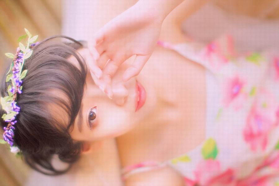 校花的唯美动人的小清新写真  第1张