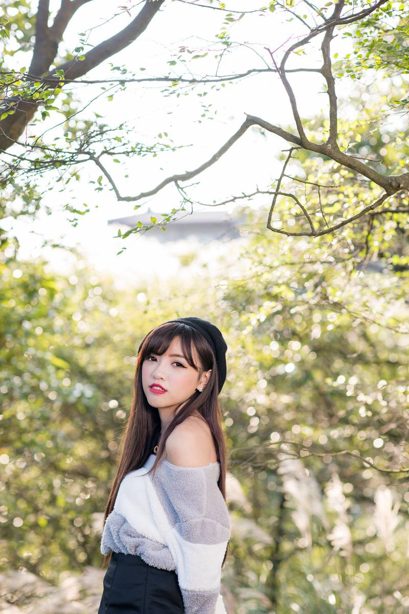 田野里温柔可人清纯照  第18张