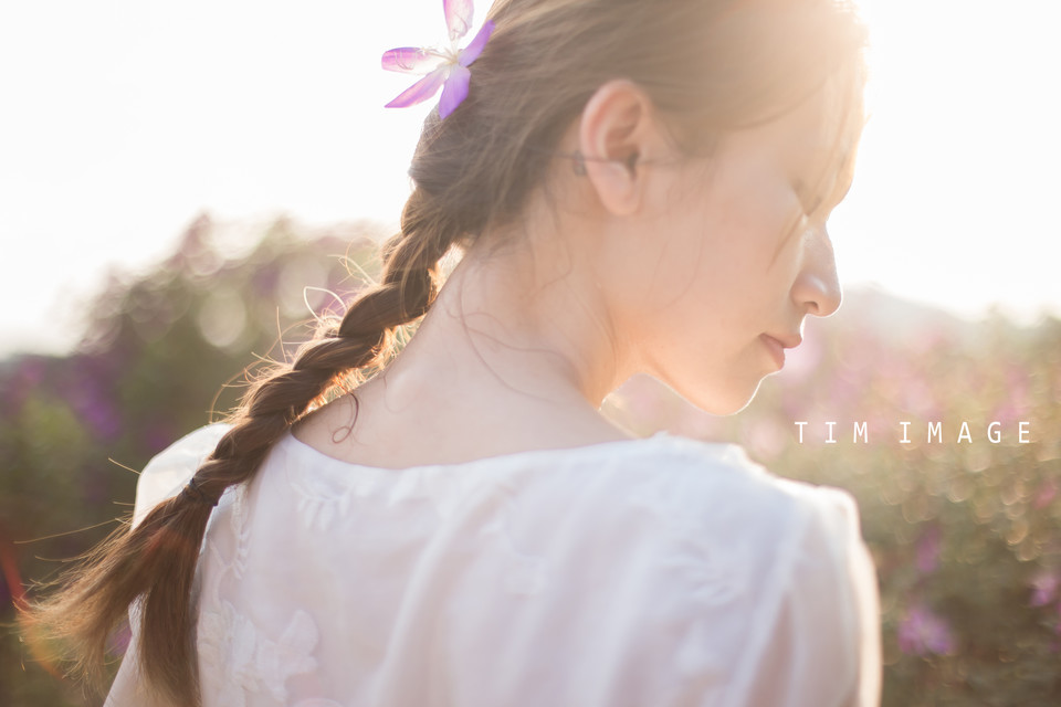 长裙女子纪念青春时光  第21张