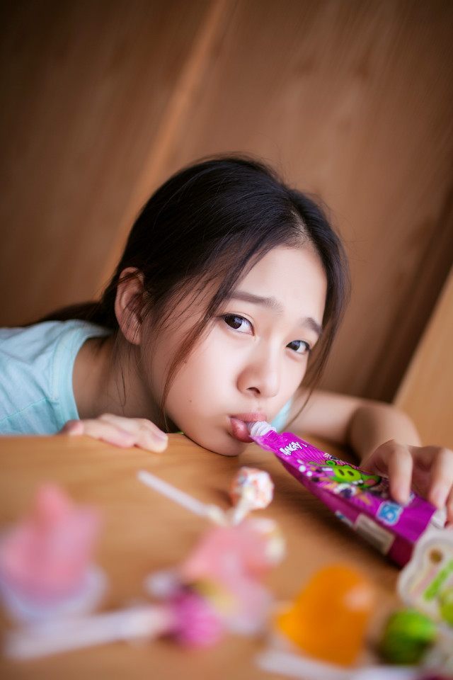 卖萌妹子吃货私房照  第8张