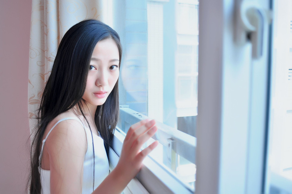 长发美女私房迷人图  第1张