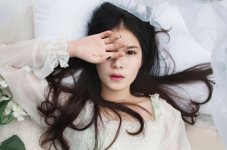 天使女孩户外的清纯写真  第9张