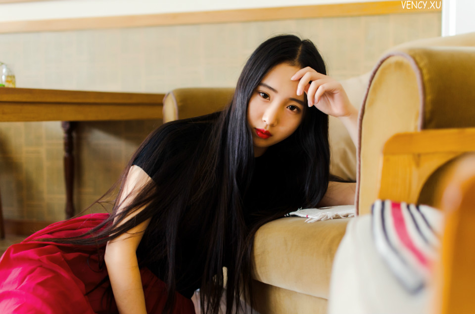 长发女子小清新甜美图  第10张