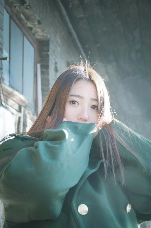 冬日长发清纯漂亮美女  第8张