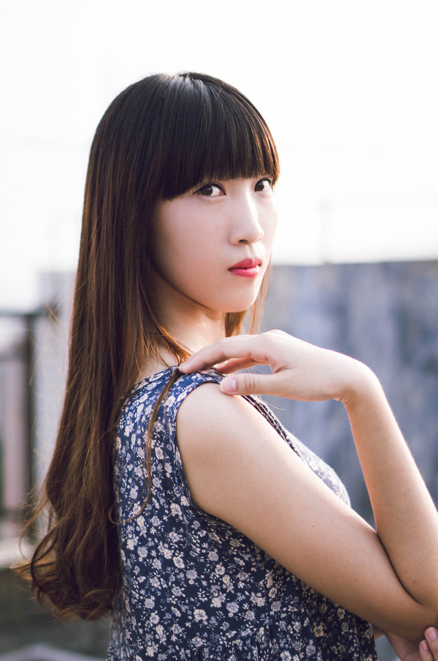 碎花长裙美女在天台清纯照  第14张