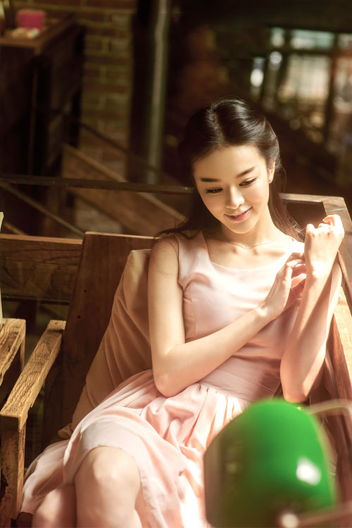 小清新美女的咖啡店清纯图  第11张