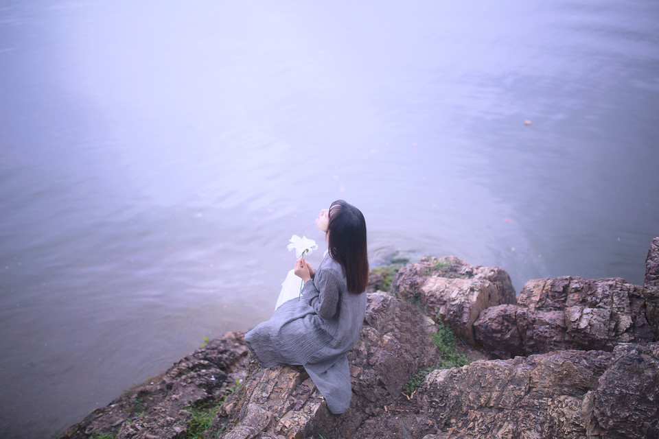 一花一世界的水上清纯妹子  第5张