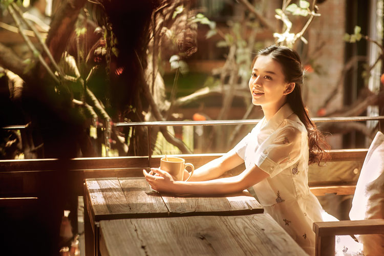 小清新美女的咖啡店清纯图  第7张