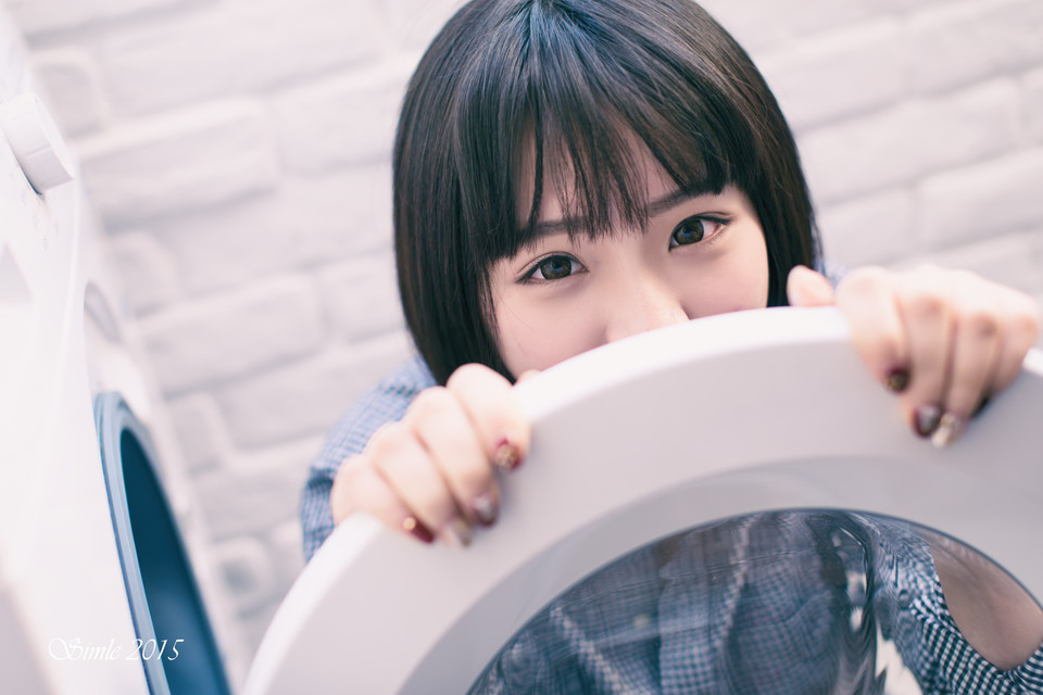 短发妹子清纯甜美图  第2张