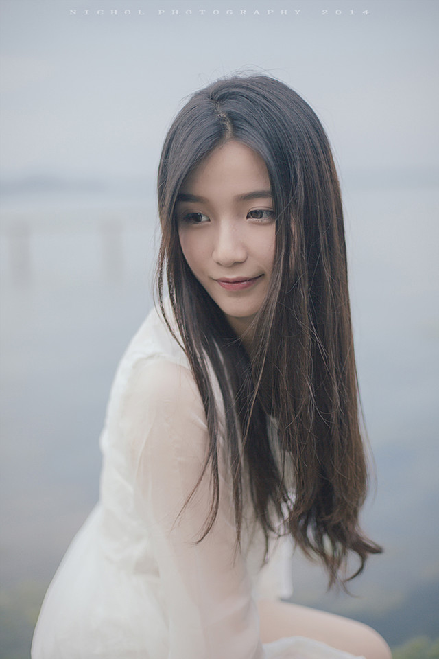 夏日美女俏皮写真小清新图  第1张