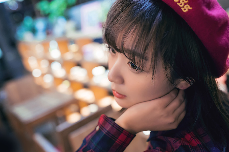 复古女子户外气质写真  第8张