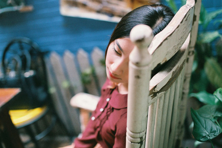 清晨出现在咖啡馆的妖艳女子  第13张