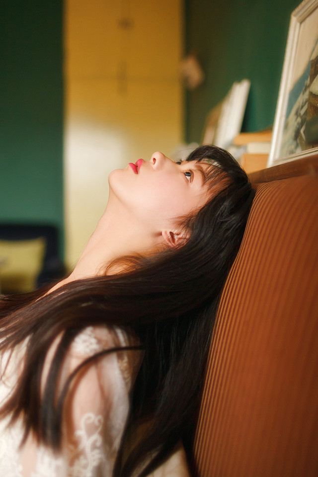 柔光美女私房迷人白裙  第4张