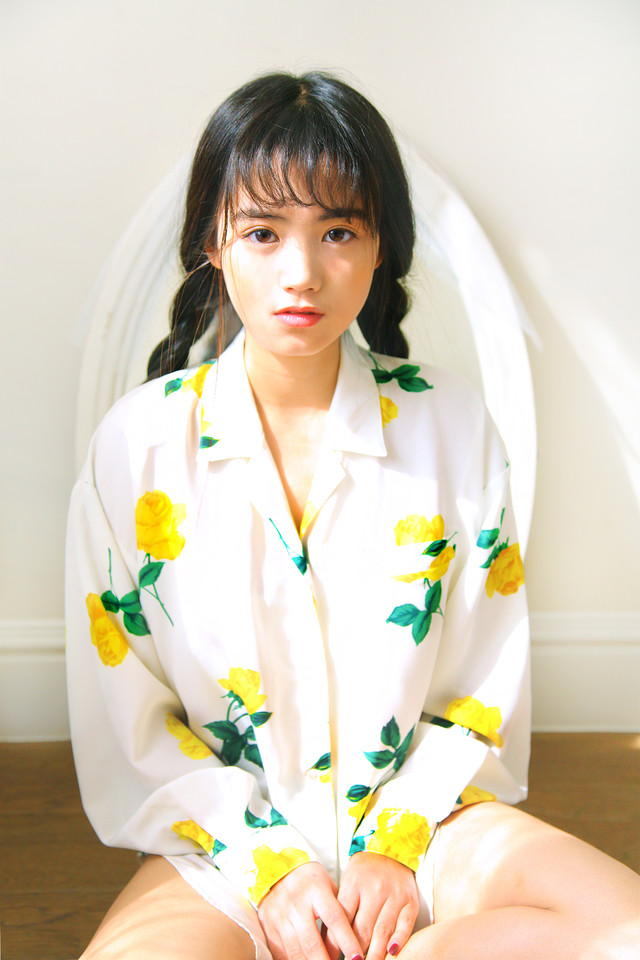 娇羞女子清纯梦幻气质图  第5张