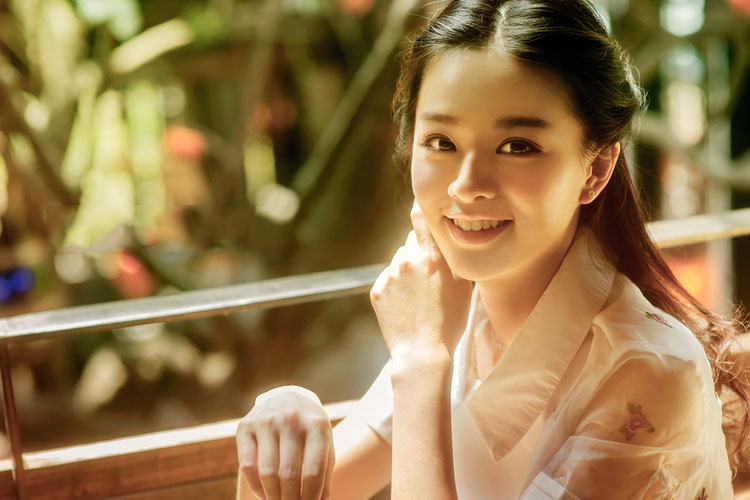 小清新美女的咖啡店清纯图  第1张