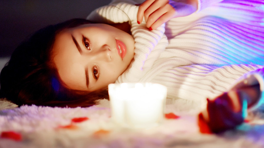 夜晚清纯美女的独自忧伤  第8张