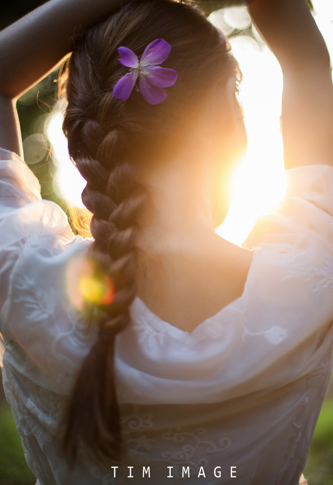 长裙女子纪念青春时光  第19张